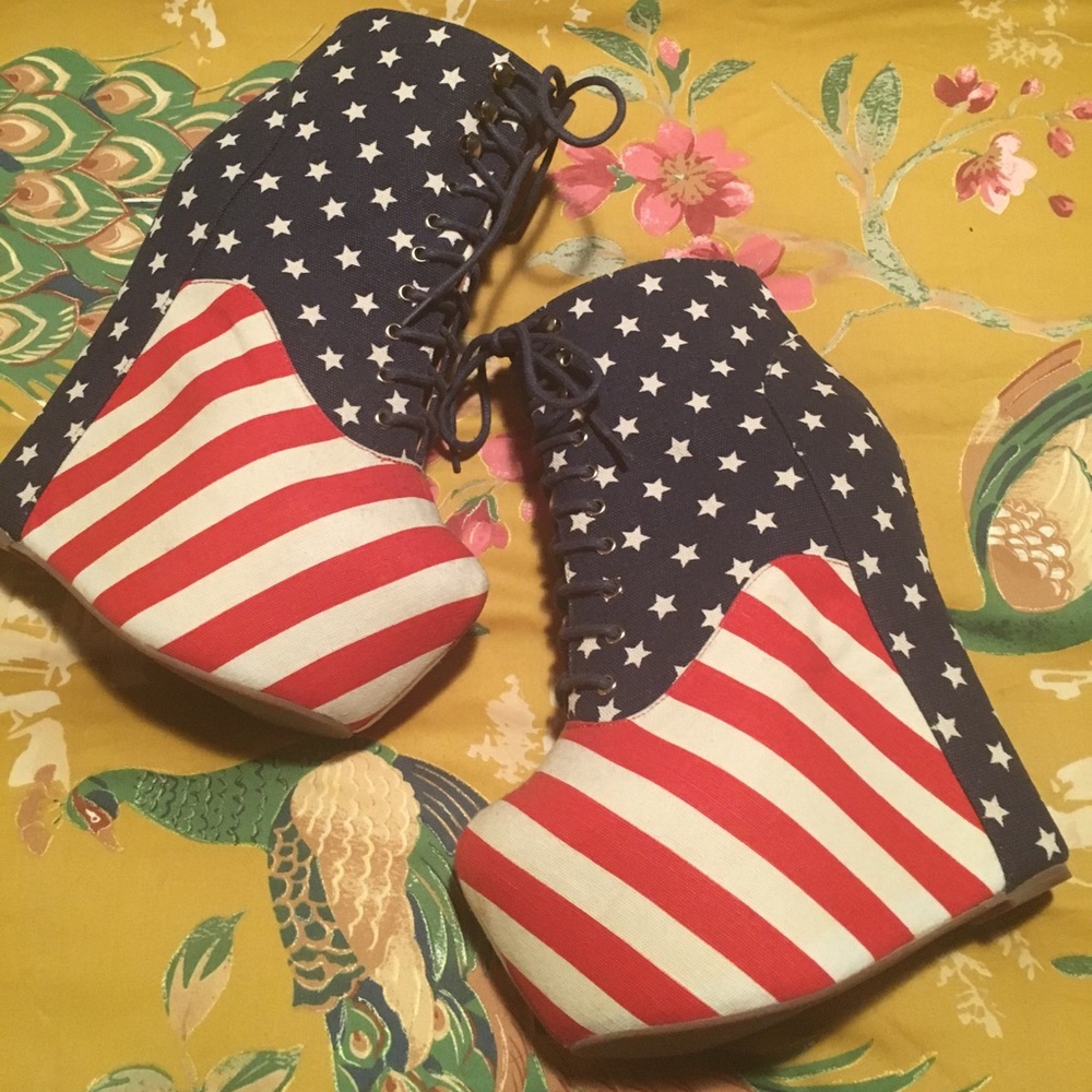 RARE Jeffrey Campbell American Flag Damsel Wedge❣️